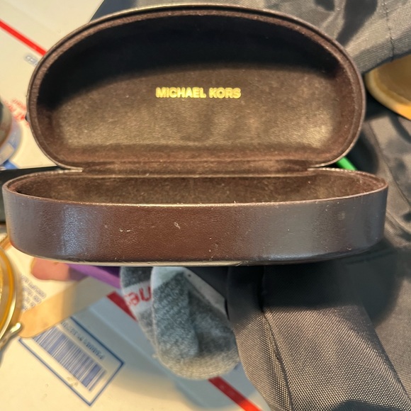 MICHAEL KORS Women Hard Clamshell Sunglasses Case - Picture 2 of 16